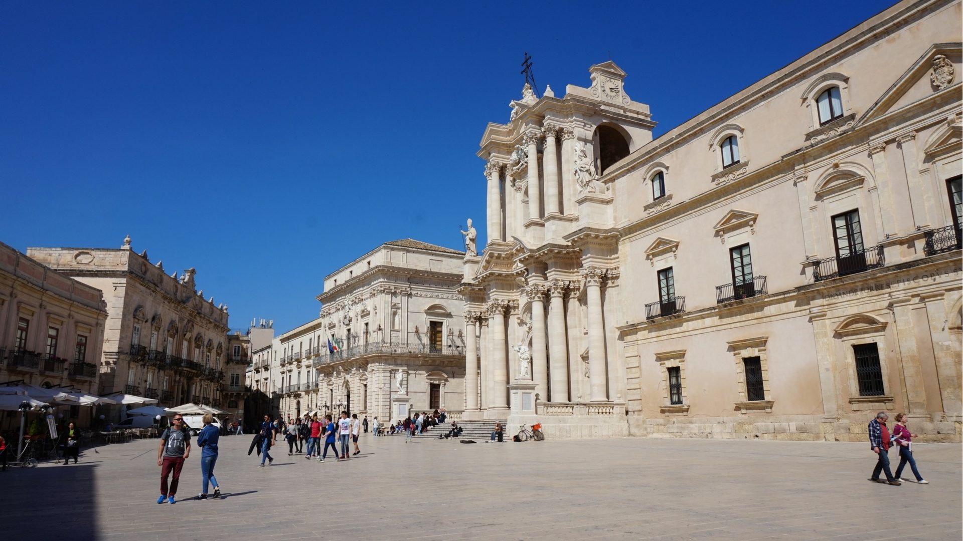 syracuse siracuse bezienswaardigheden piazza duomo