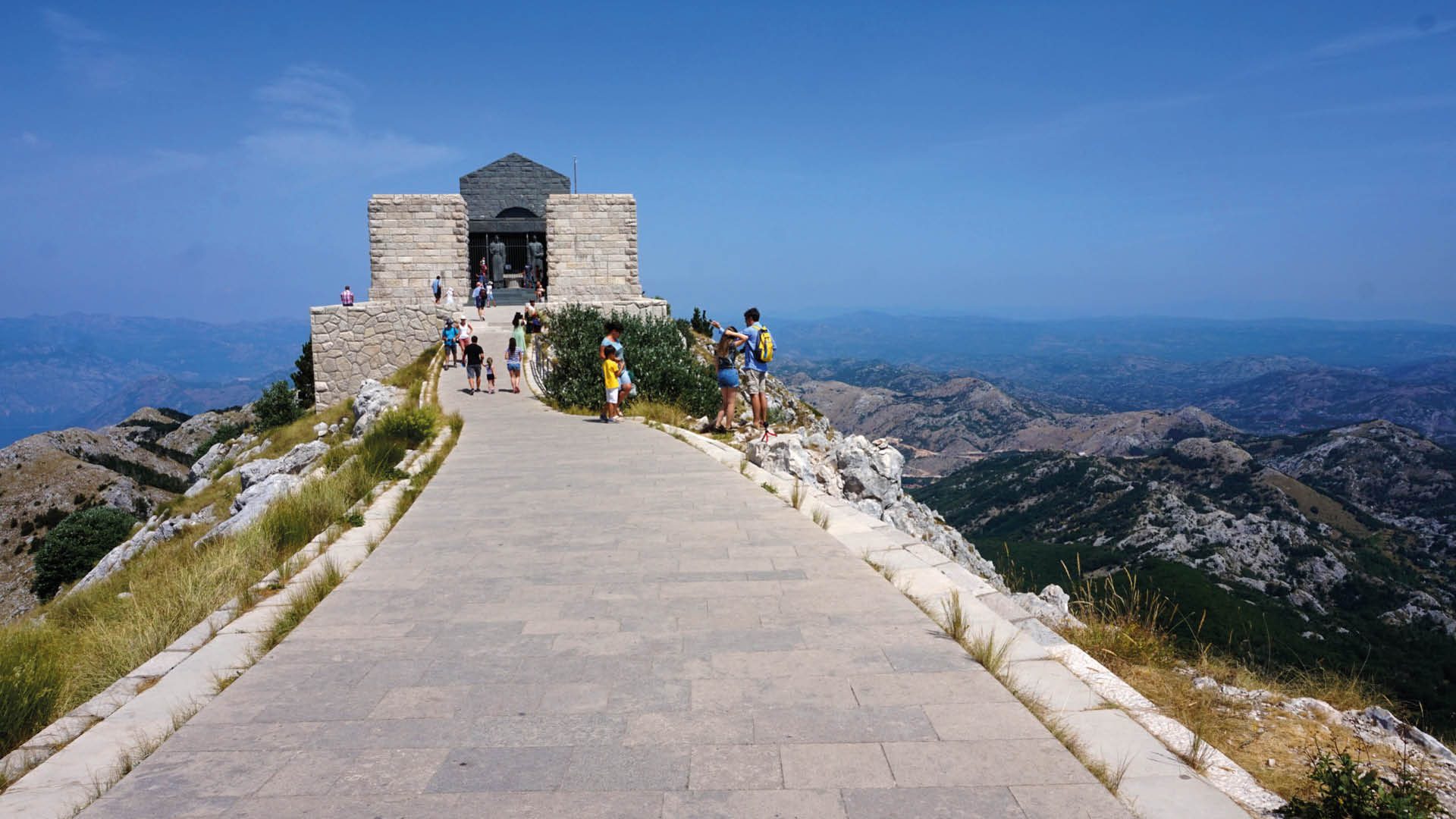 nationaal park lovcen mausoleum