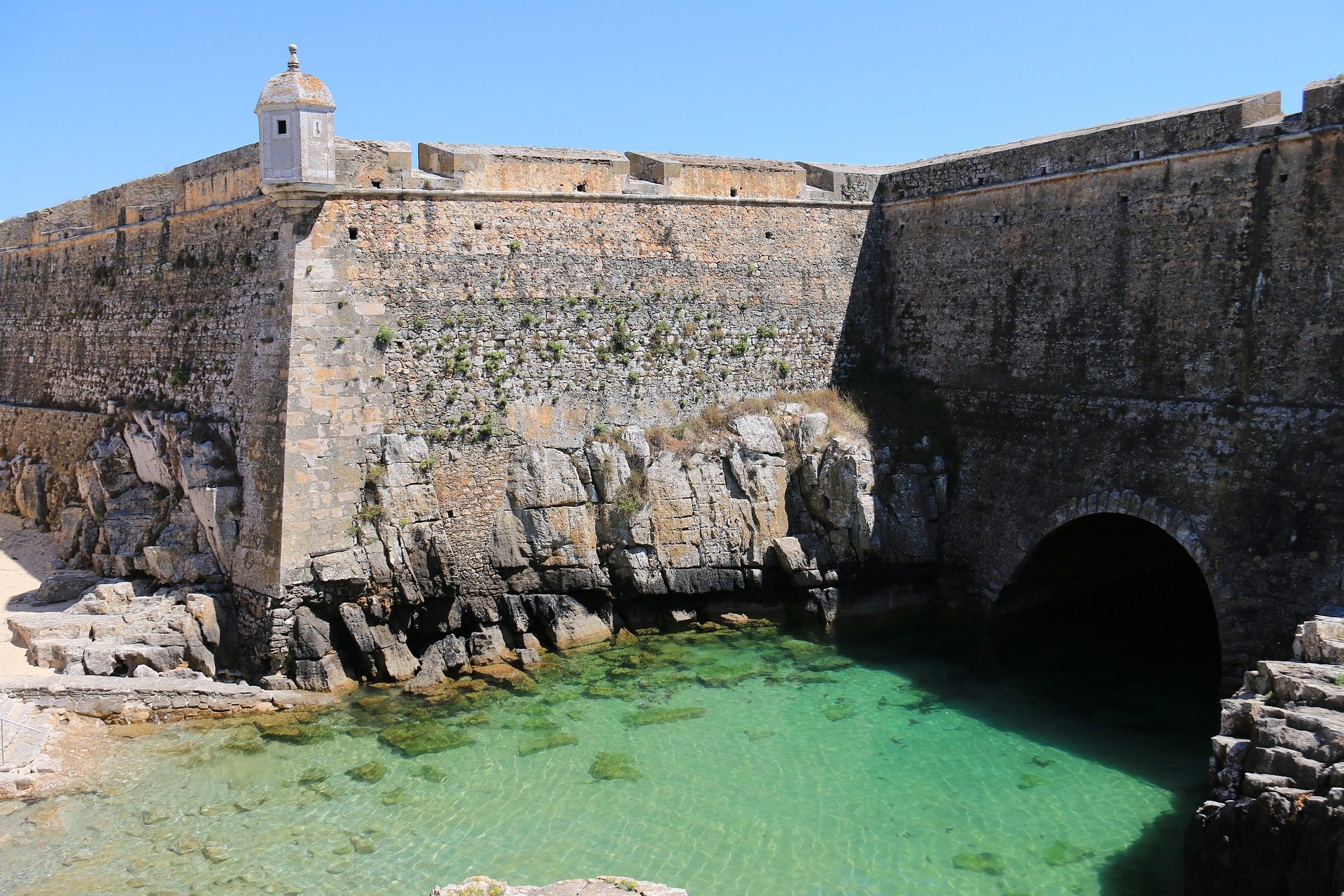 peniche-hotels-portugal